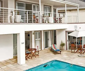 61 On Camps Bay Bed and breakfast